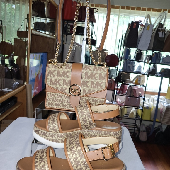 Michael Kors Greenwich Crossbody and Presley Platform Sandals In Beige/Ebony - Picture 1 of 16